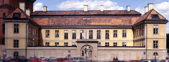 Hessensteinska palatset Hessensteinska palatset. När det byggdes för ätten Oxenstierna på 1630-talet hade flyglarna gavlar i holländsk renässansstil och utsirade fönsterinfattningar.